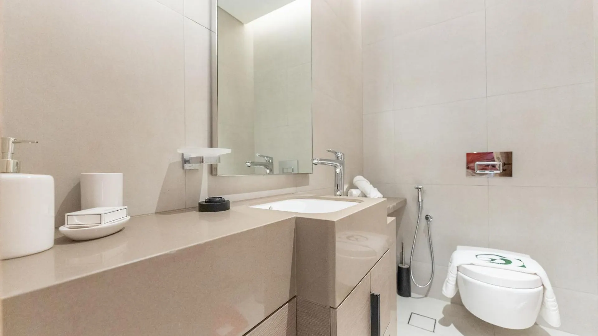 Premium 2 Bedroom Apartment With Sea View Dubai United Arab Emirates