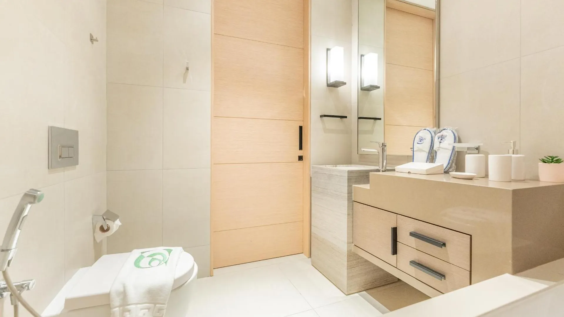 Premium 2 Bedroom Apartment With Sea View Dubai